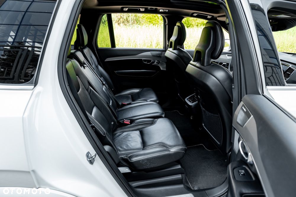 Volvo XC 90 - 25