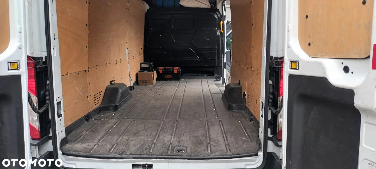 Ford Transit 330 L2H3 Trend - 10