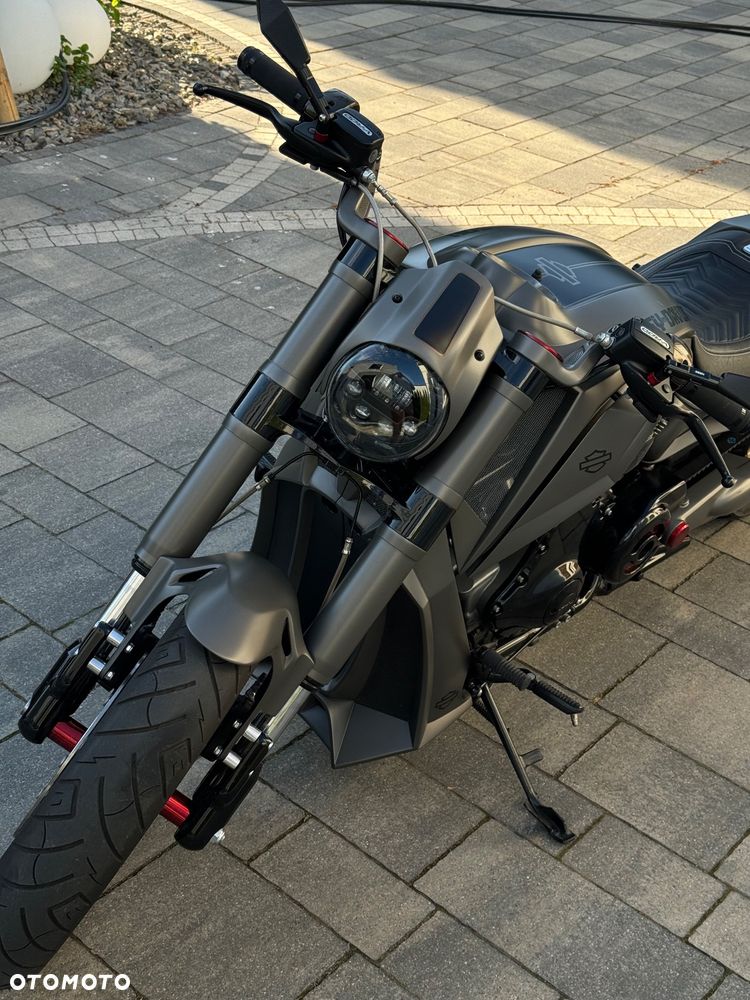 Harley-Davidson V-Rod Night Rod - 2