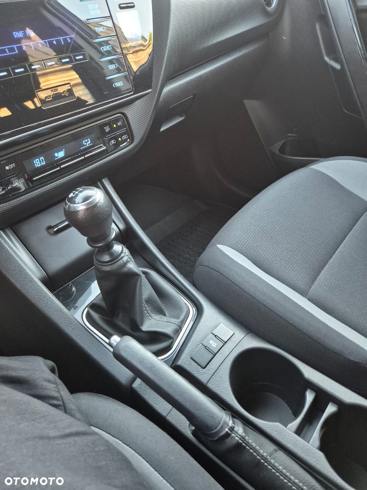 Toyota Auris 1.33 VVT-i Active - 17