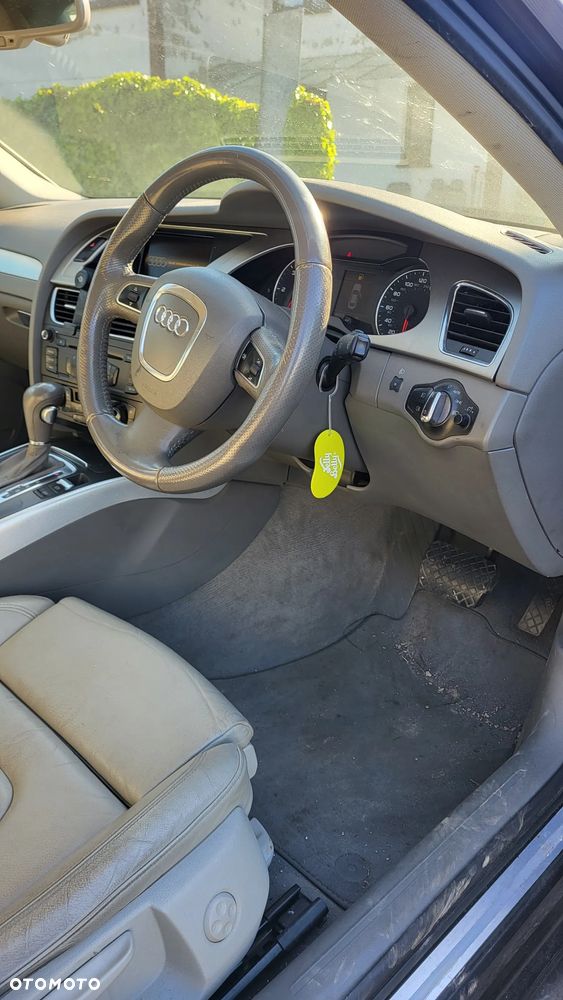 Audi A4 Limousine - 10