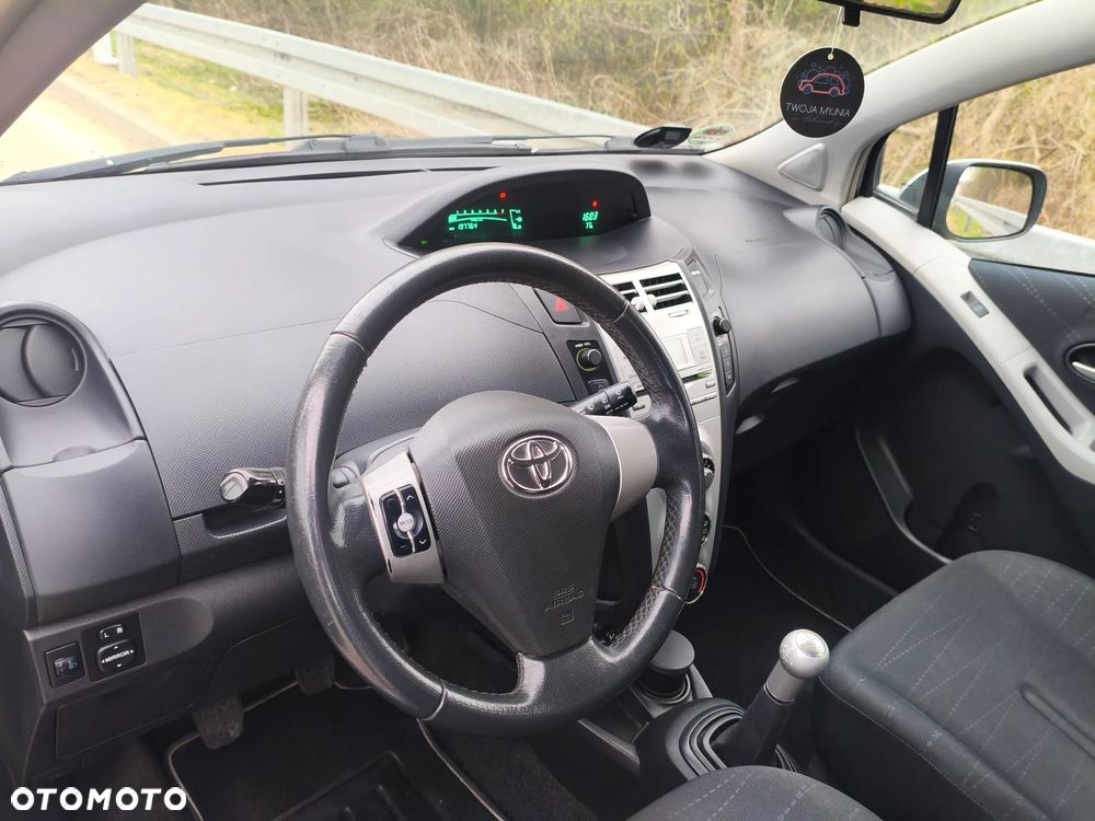 Toyota Yaris 1.3 VVT-i Team - 7