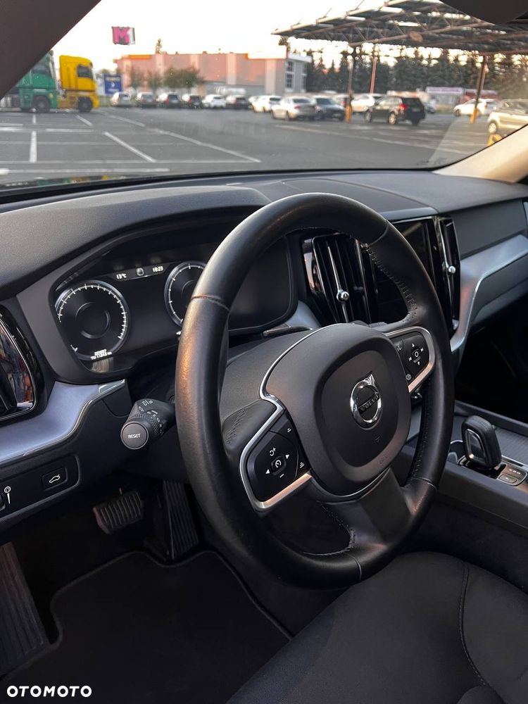 Volvo XC 60 B4 D AWD Geartronic Momentum Pro - 15