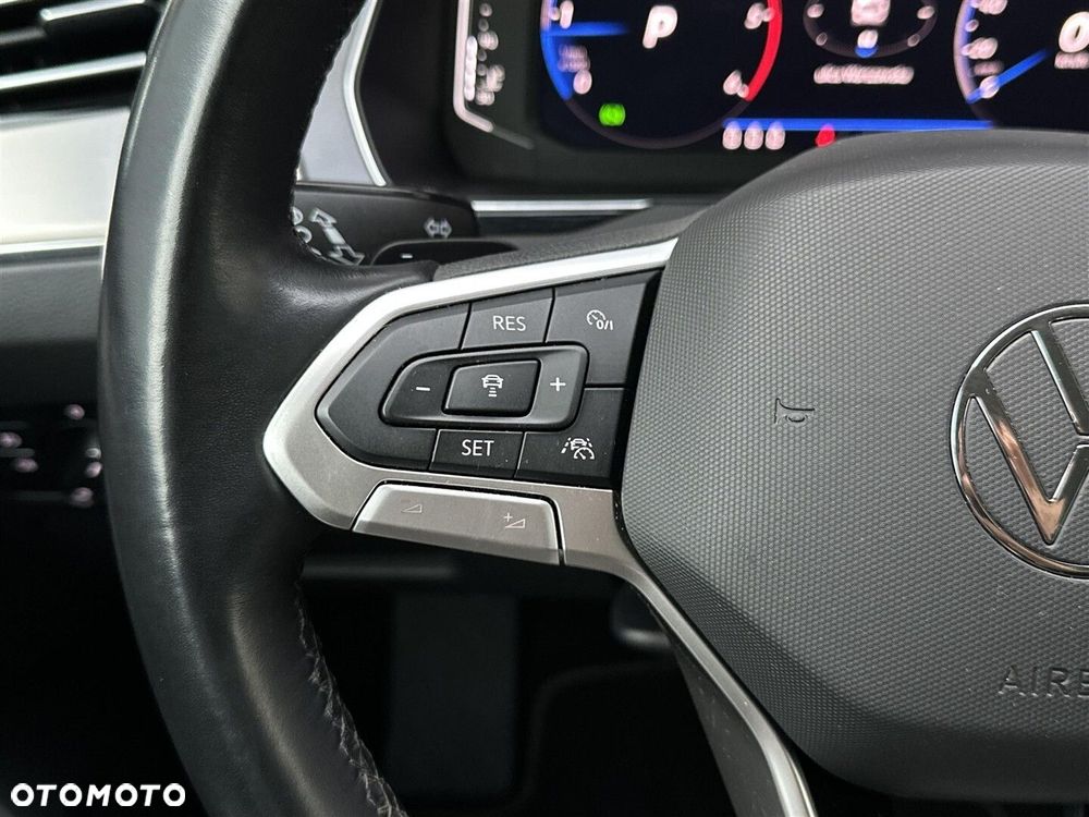 Volkswagen Passat - 18