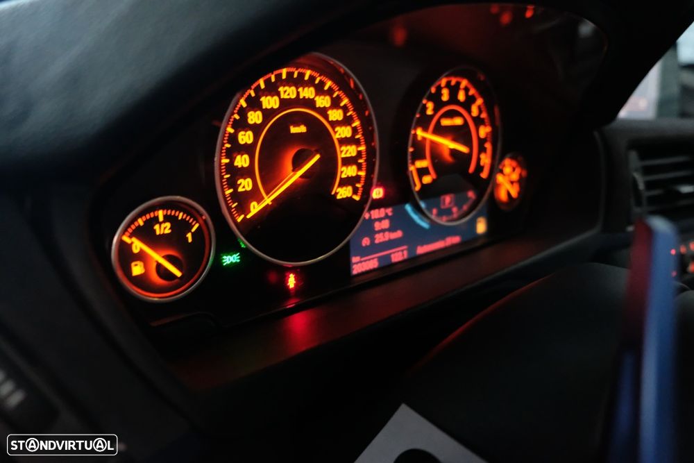 BMW 328 i Auto Pack M - 12