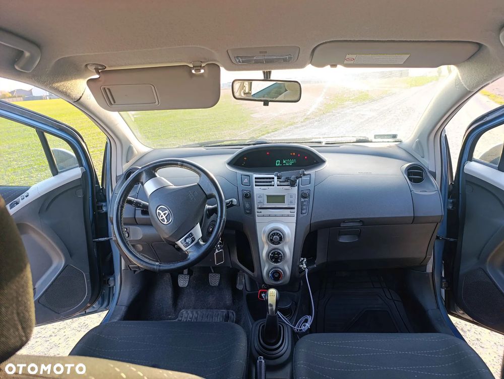 Toyota Yaris 1.3 VVT-i Luna - 12