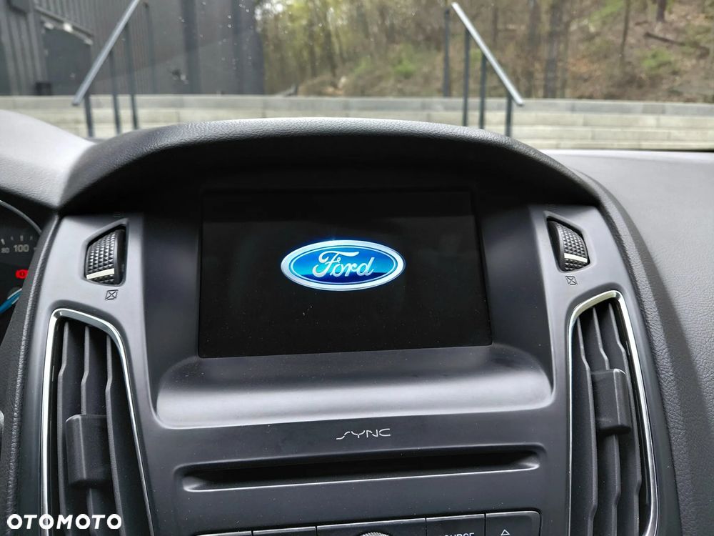 Ford Focus 1.0 EcoBoost Titanium - 16