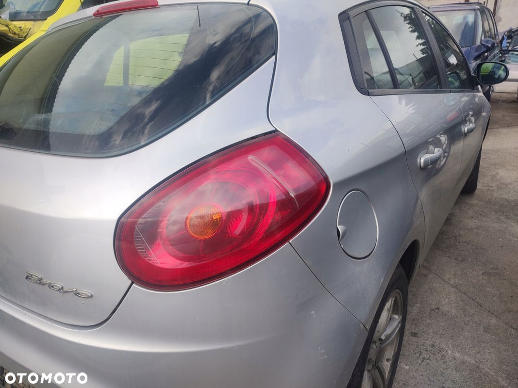 FIAT BRAVO II ZDERZAK TYŁ 620B - 9
