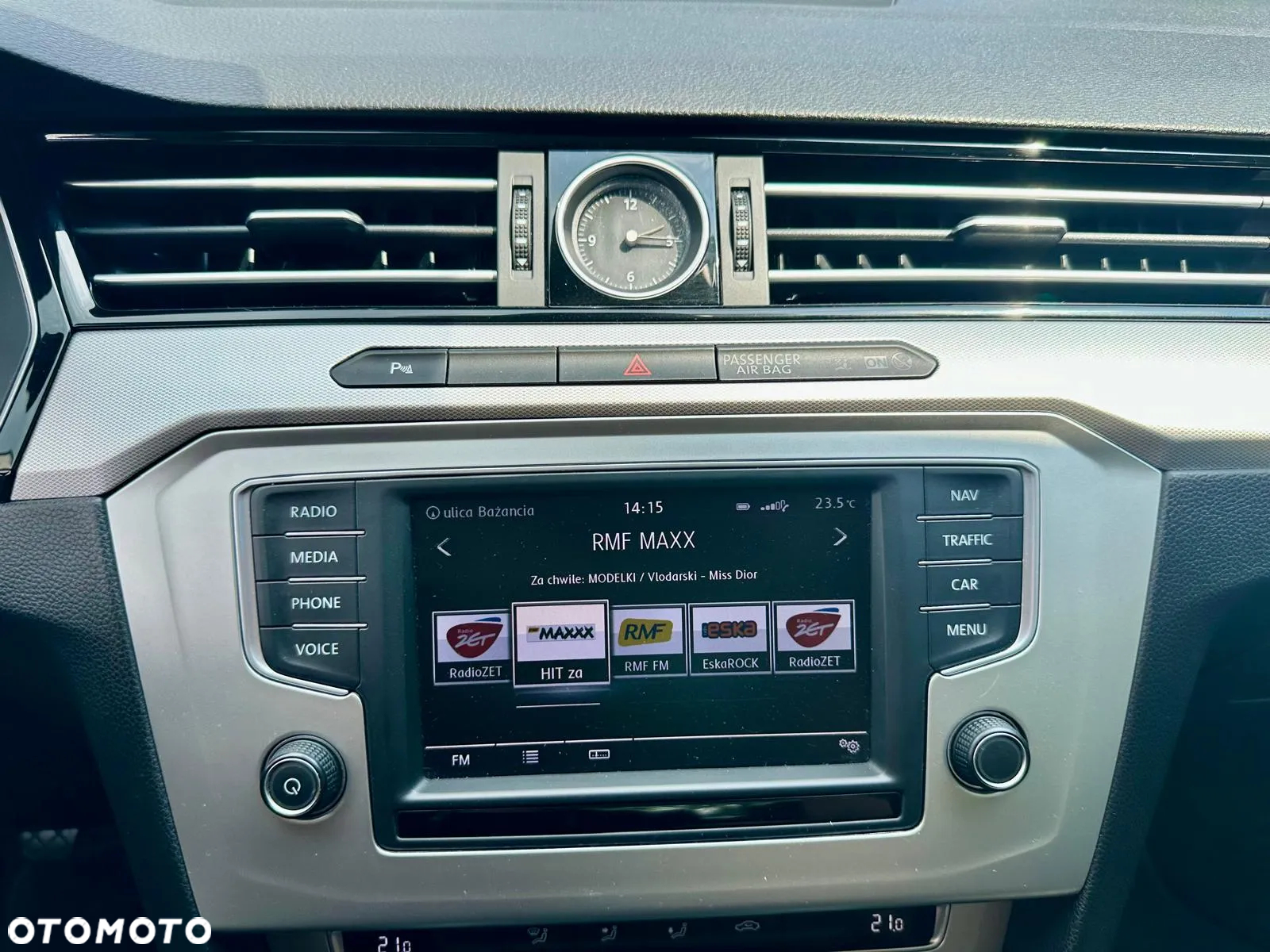 Volkswagen Passat - 13