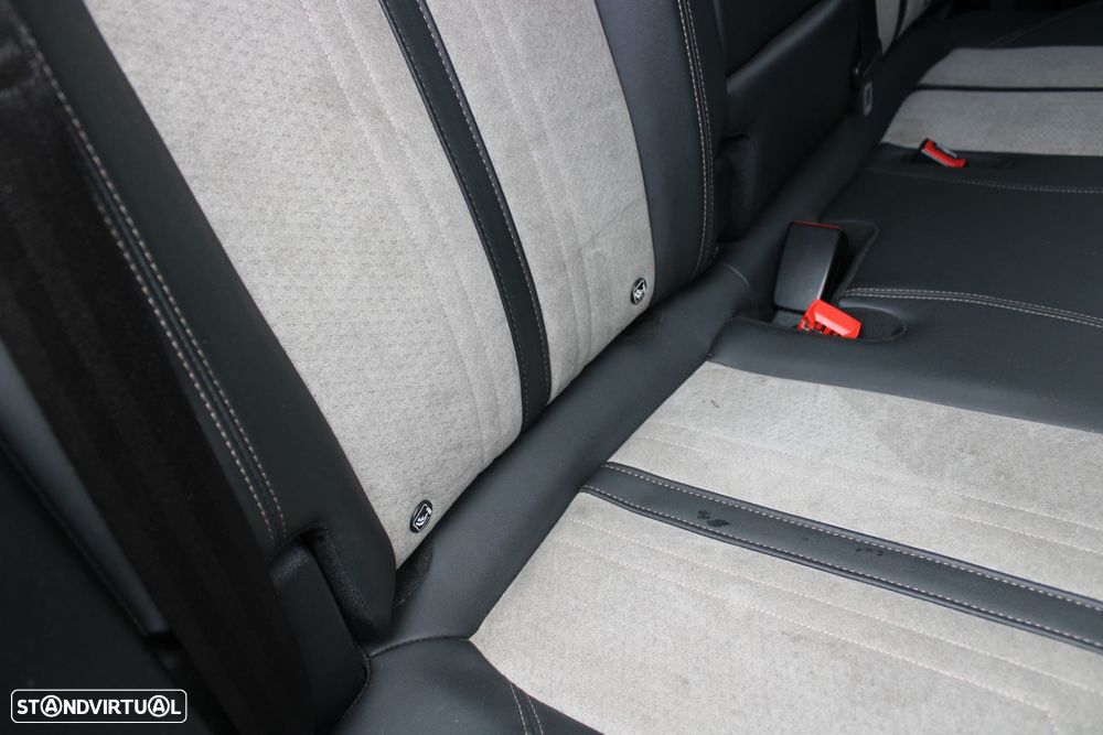 Peugeot 3008 1.6 Hybrid GT e-EAT8 - 36