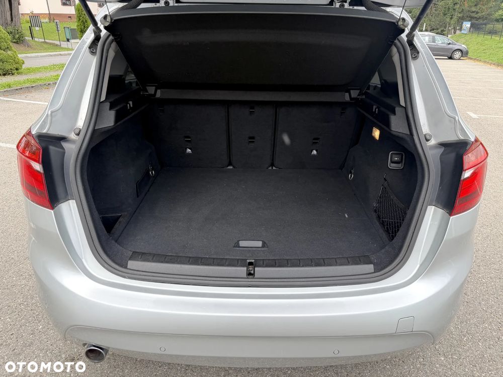 BMW Seria 2 218d - 17