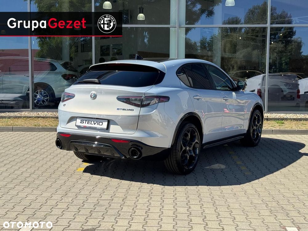 Alfa Romeo Stelvio - 5