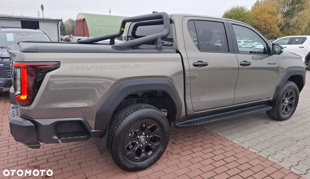 Toyota Hilux 2.8 D-4D Double Cab Invincible 4x4 - 14