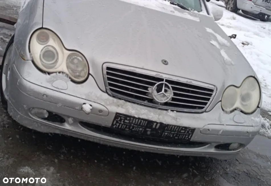 Mercedes C-Klasa W203 Xenon Lampa Prawa lewa Przód - 1