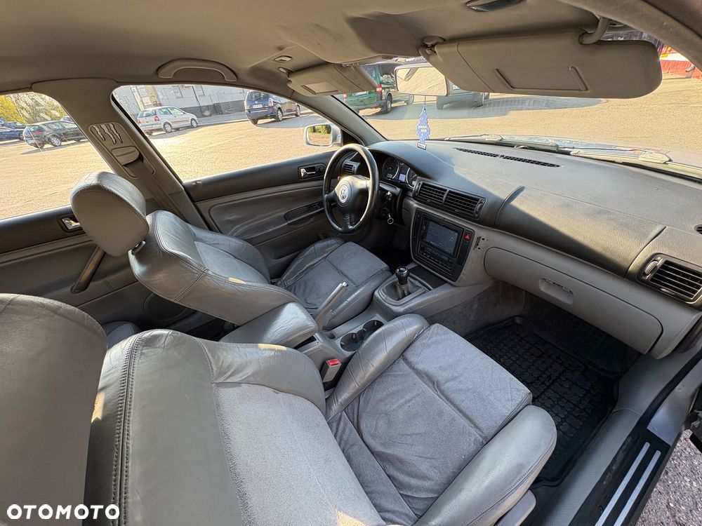 Volkswagen Passat 1.9 TDI Highline - 7