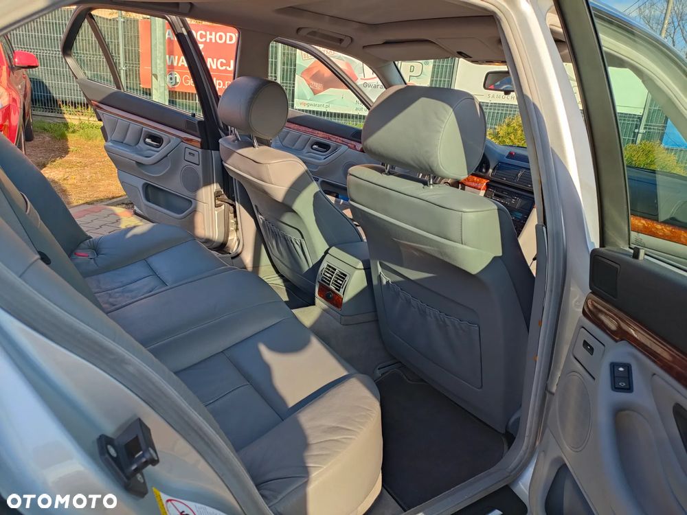 BMW Seria 7 728i L - 18