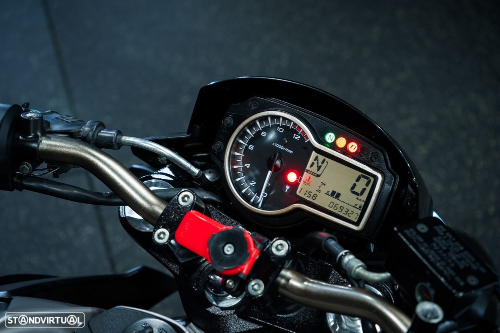 Suzuki GSR Edição Limitada Freegun - 8
