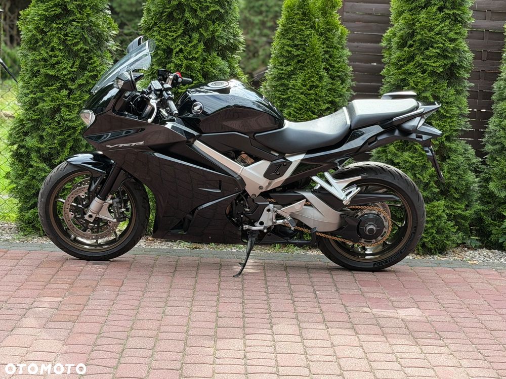 Honda VFR - 7
