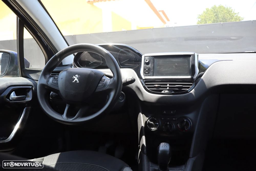 Peugeot 208 - 13