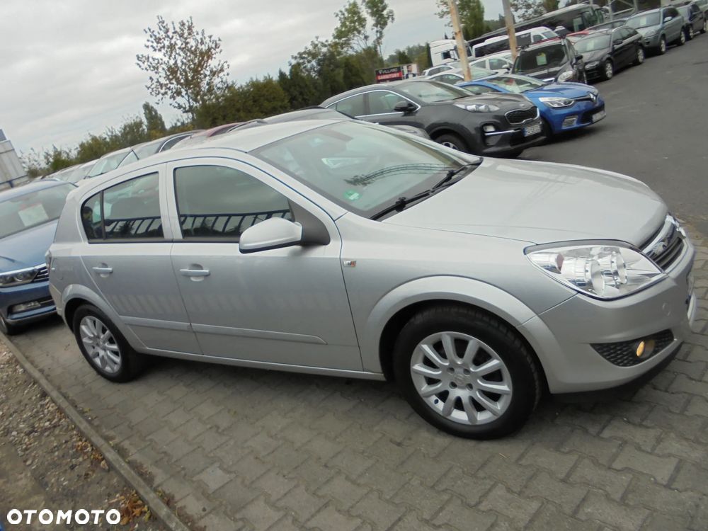 Opel Astra III 1.6 Cosmo - 29