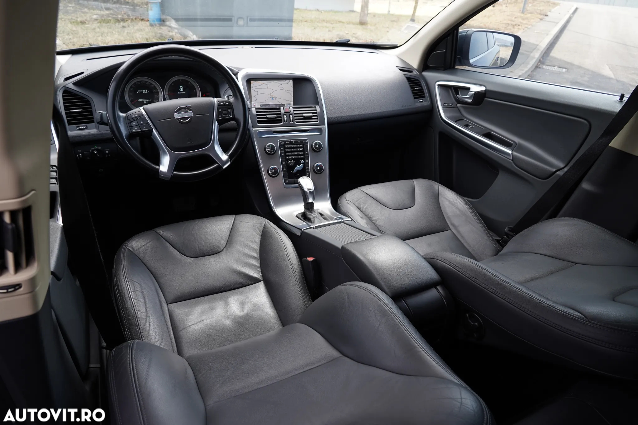 Volvo XC 60 2.4D AWD Summum - 9