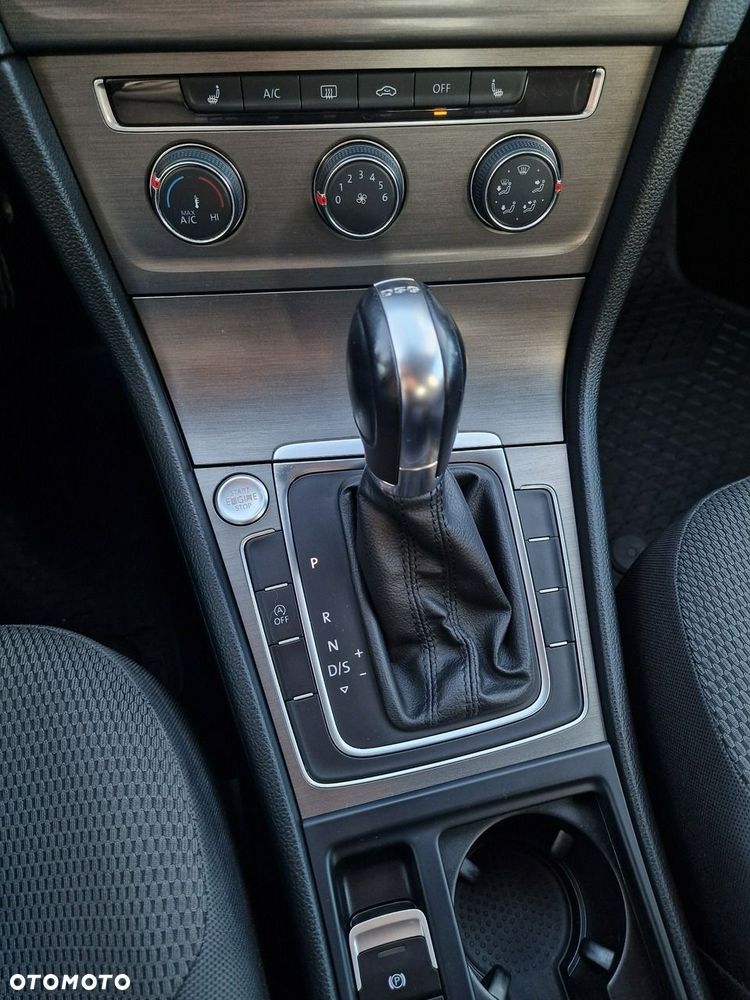 Volkswagen Golf - 27