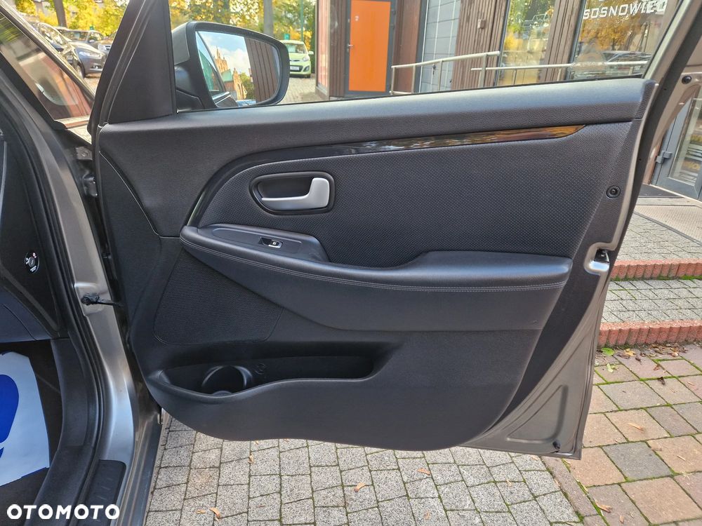 Kia Carens 1.7 CRDi S 7os EU6 - 31