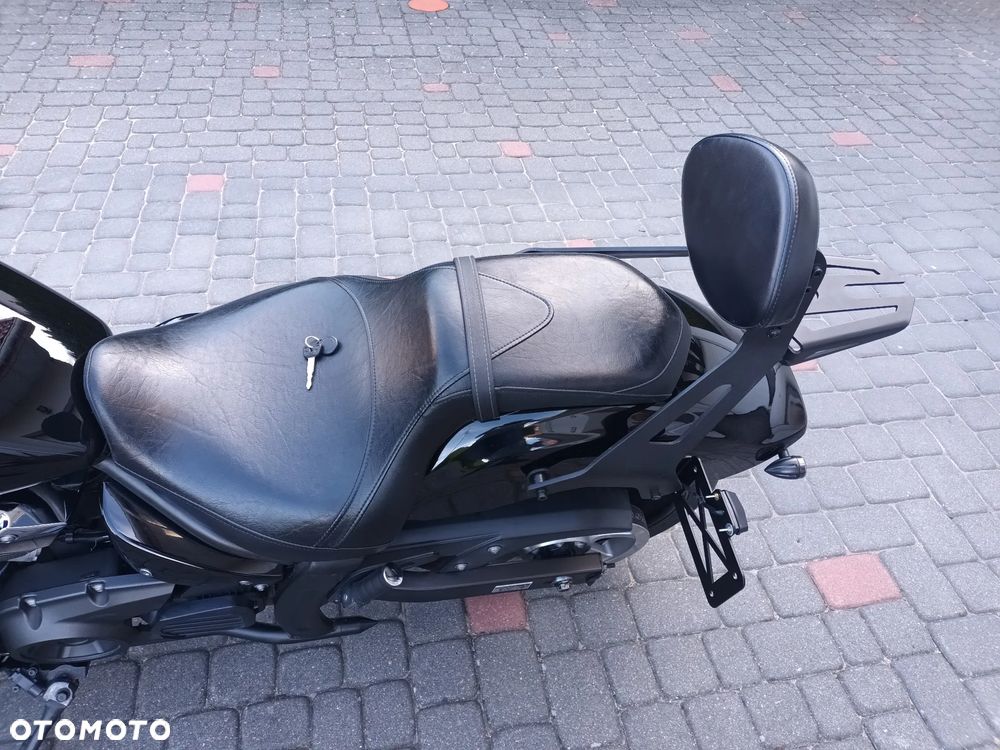 Yamaha XVS - 9