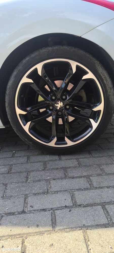 Peugeot RCZ - 8