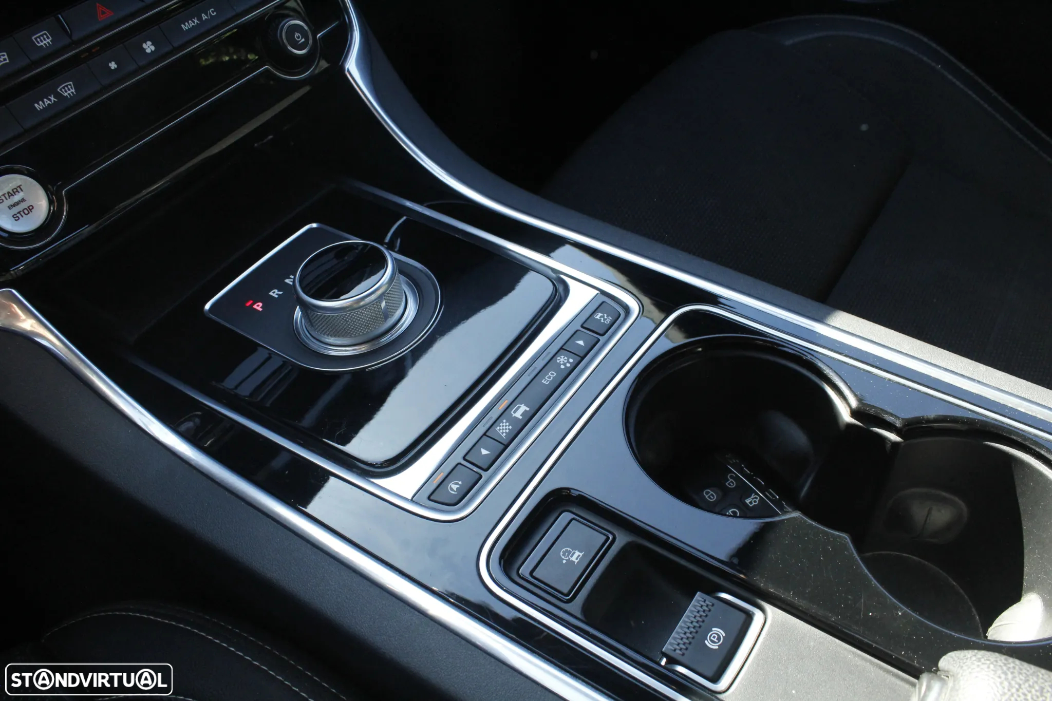 Jaguar XE 2.0 D R-Sport Aut. - 19