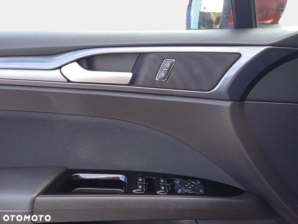 Ford Mondeo 2.0 EcoBlue Titanium - 31