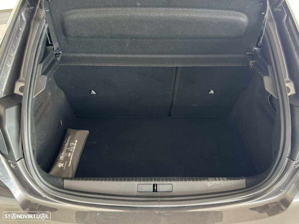 Peugeot 208 1.2 PureTech Active Pack - 6