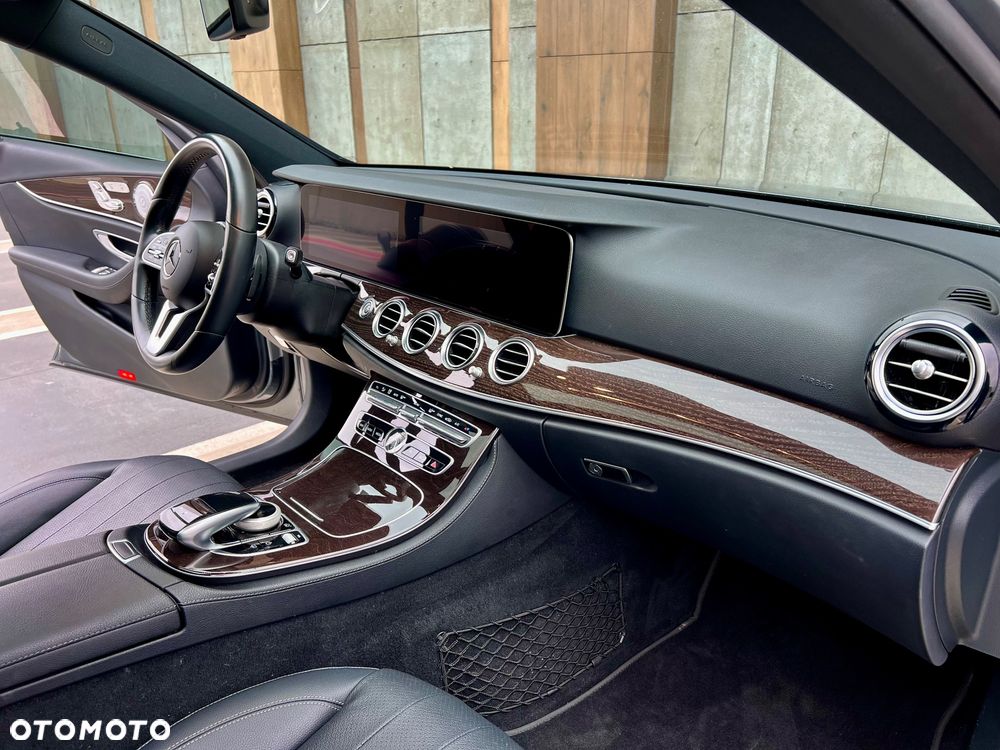Mercedes-Benz Klasa E - 21