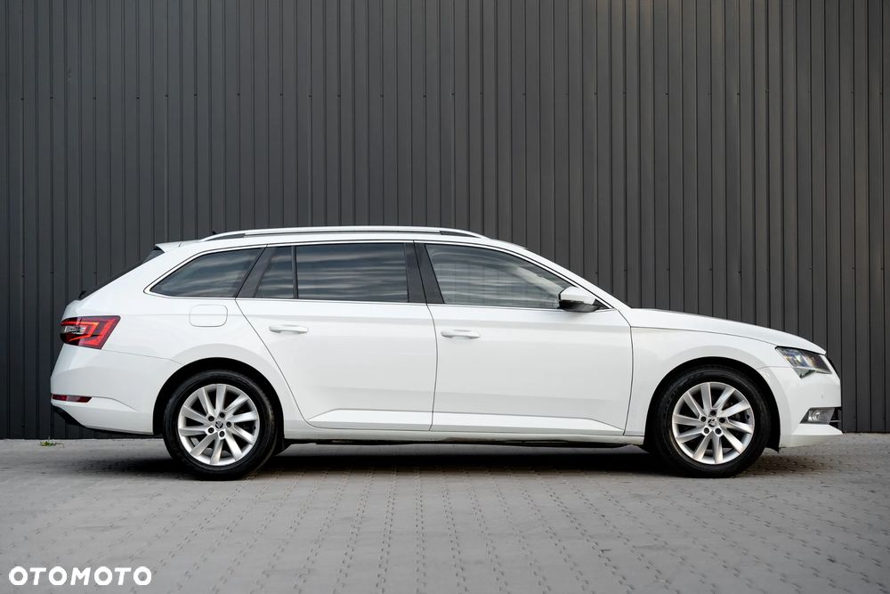 Skoda Superb 2016 photo 5