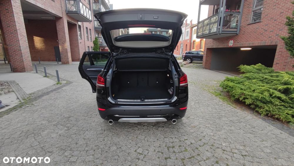 BMW X1 xDrive20i xLine - 17