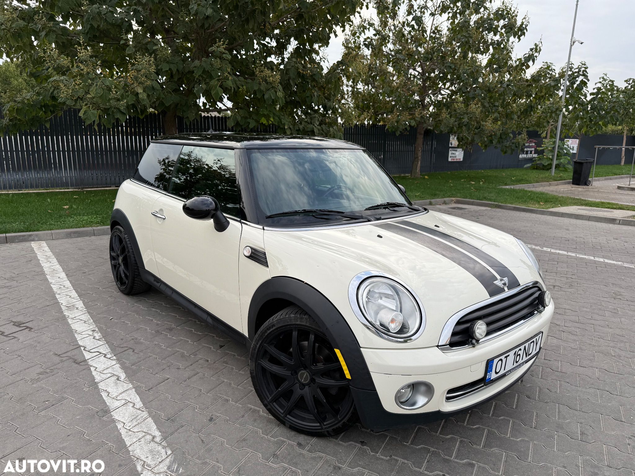 Mini Cooper - 1