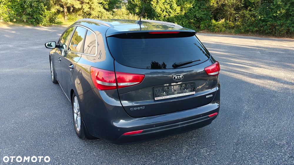 Kia Ceed - 10