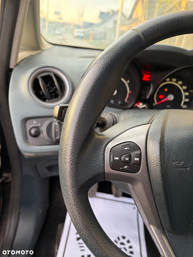Ford Fiesta 1.25 Trend EU5 - 19