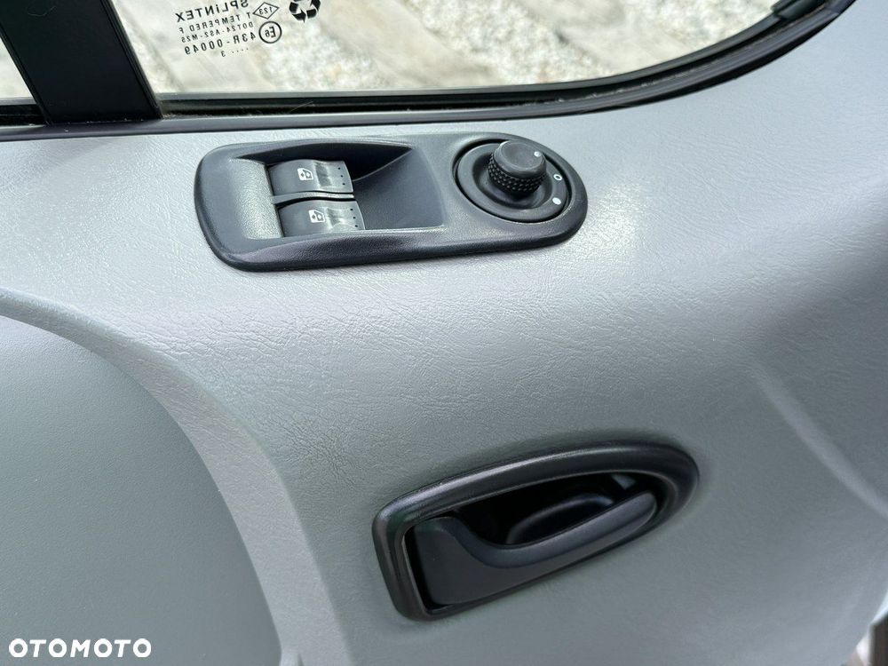 Renault Trafic - 22