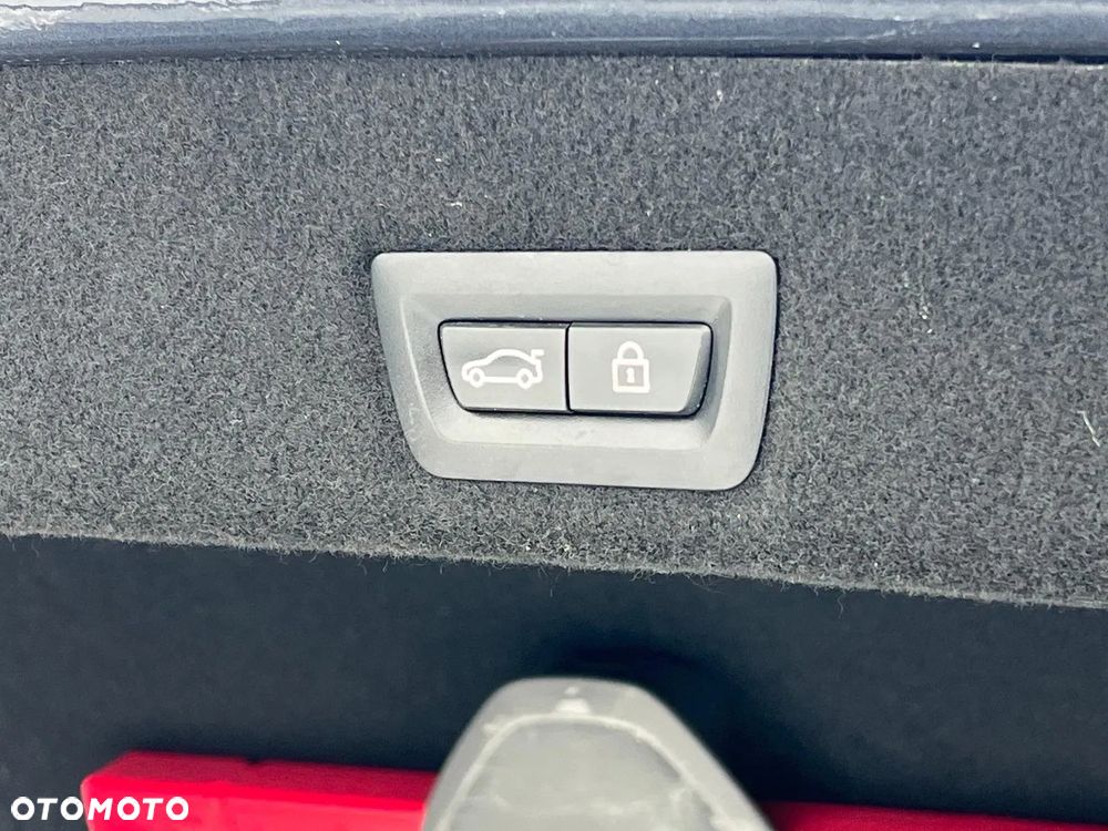 BMW Seria 7 750i xDrive - 40