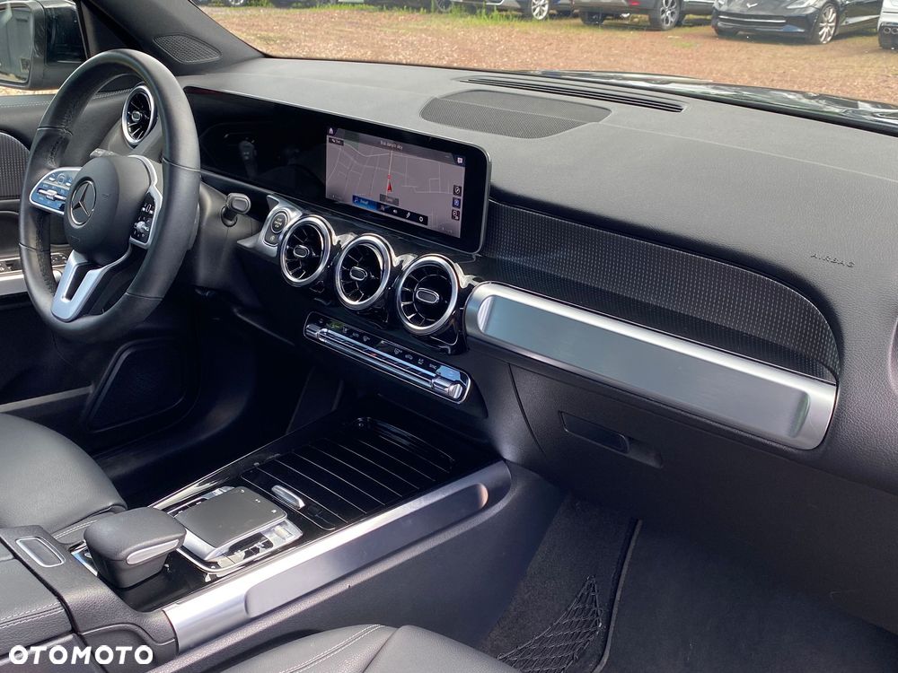 Mercedes-Benz GLB 250 4-Matic 8G-DCT - 17