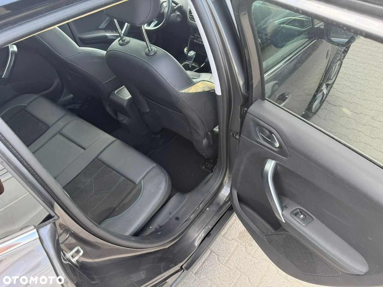 Peugeot 2008 - 12