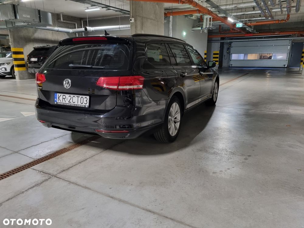 Volkswagen Passat 2.0 TDI SCR Comfortline - 3