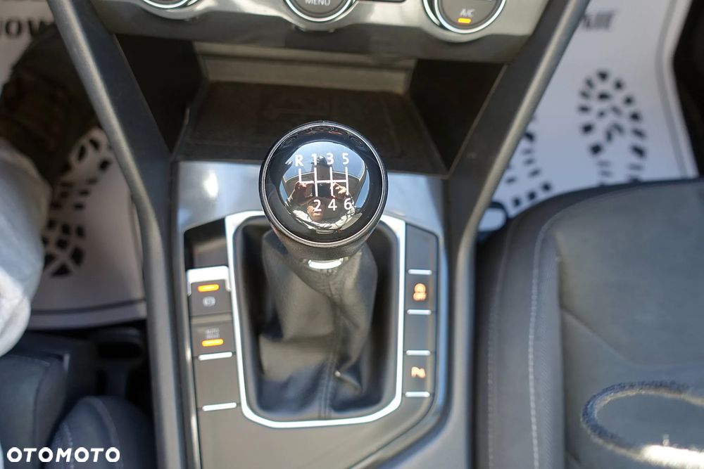 Volkswagen Tiguan 2.0 TDI SCR Elegance - 29