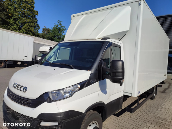Iveco Daily // AUTOMAT // silnik 3,0 //kontener WINDA