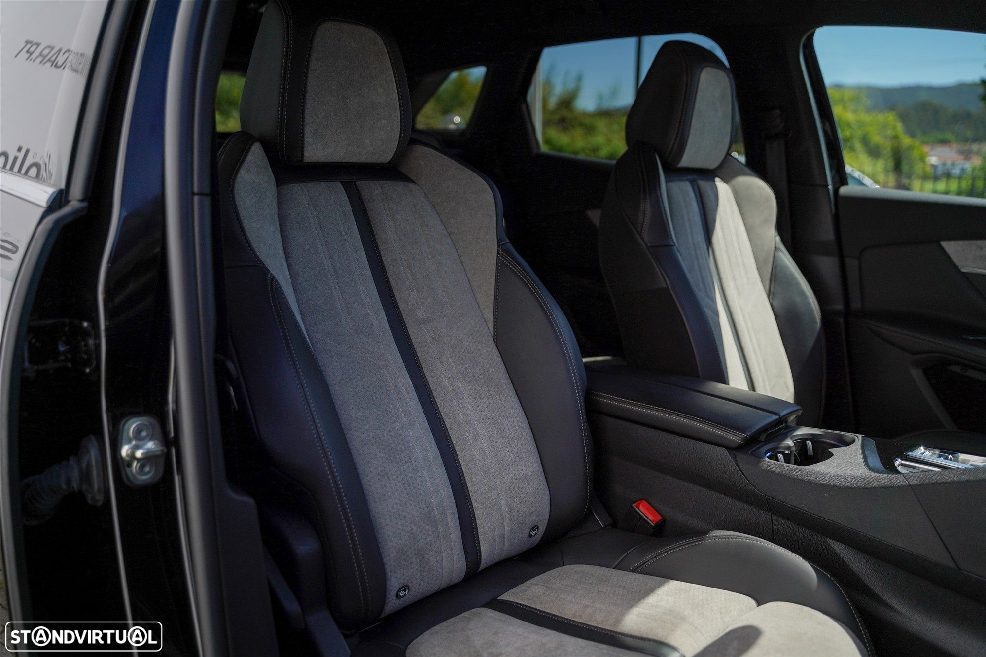 Peugeot 3008 1.6 Hybrid GT Pack e-EAT8 - 36