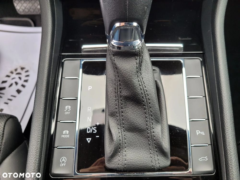 Skoda Superb 2.0 TDI 4x4 L&K DSG - 22