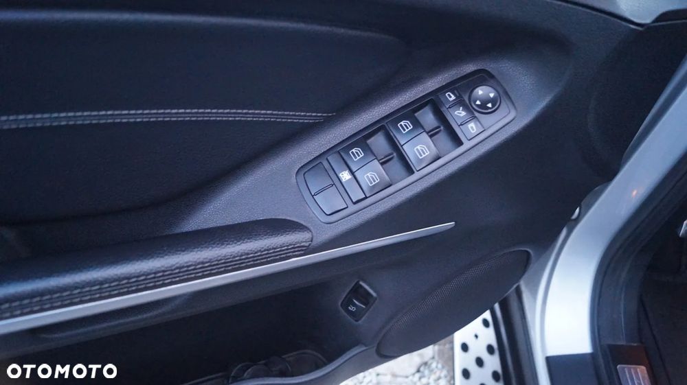 Mercedes-Benz ML 320 CDI 4Matic 7G-TRONIC DPF Edition 10 - 18