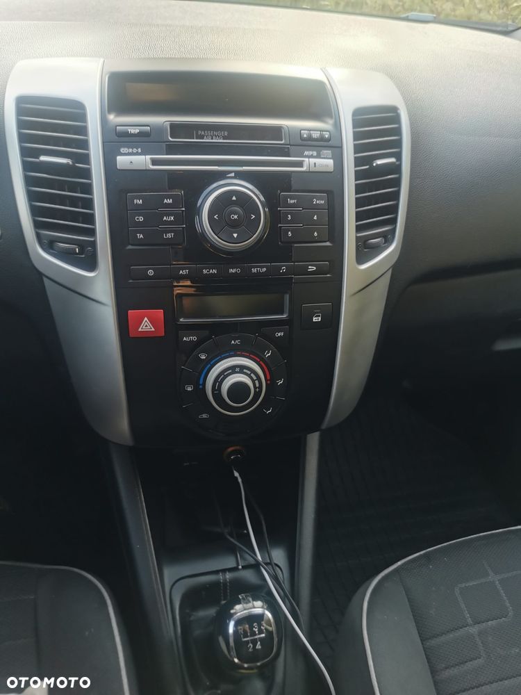 Kia Venga 2010 photo 5