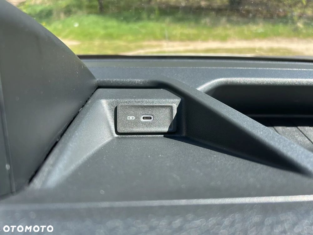 Volkswagen Crafter KONTENER MEBLOWY+WINDA/35 Podwozie z pojedynczą kabiną 2,0 l 163 KM manual r. o.: 4490 mm - 33